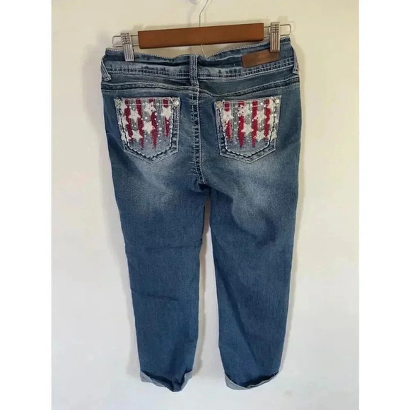 Women's WallFlower Jeans Size 1 Embroidered Back Pockets Bling American Flag EUC - Picture 1 of 13